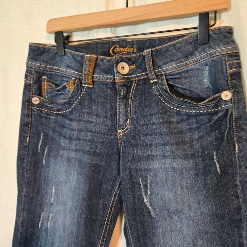 Candies jeans womens Size 9 medium wash pedal pushers cuffed denim distressed